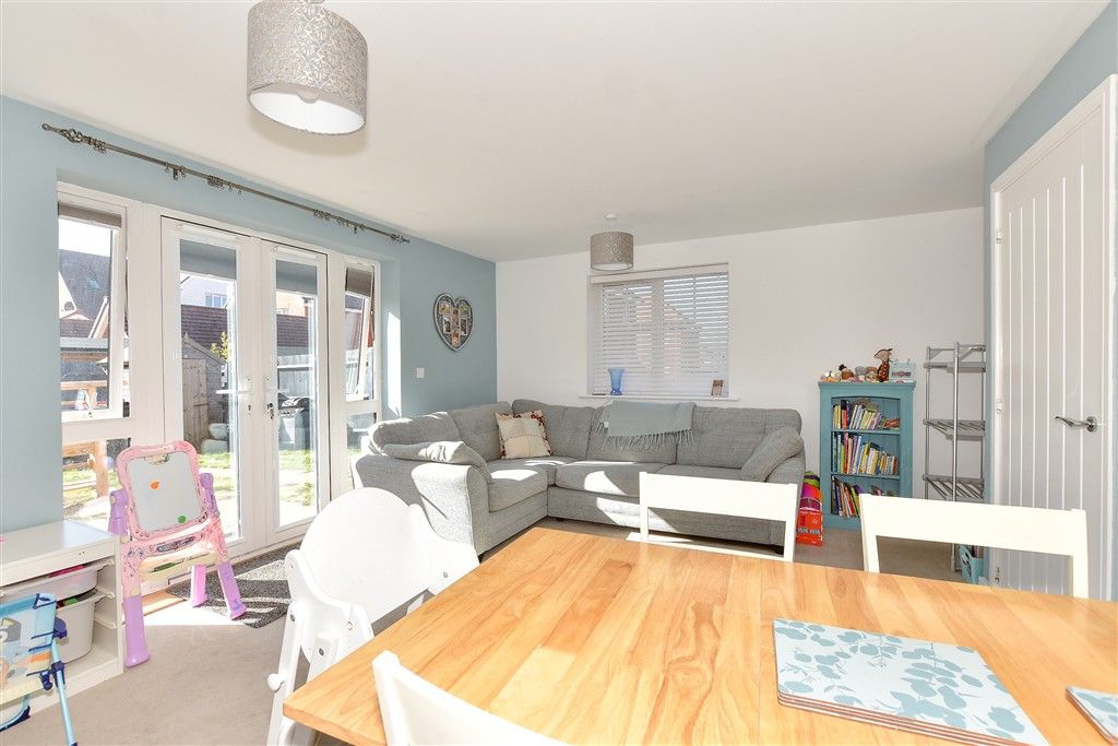 Property photo 1 of 10 Lounge/Diner