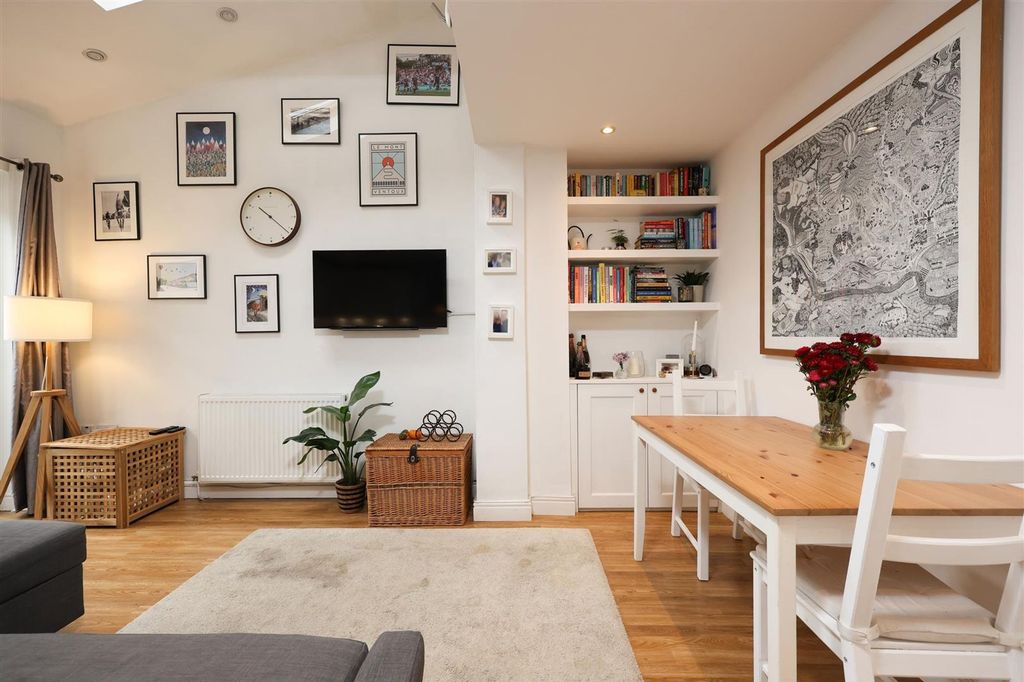 Property photo 3 of 16 1@11 Uphill Road 12.Jpg