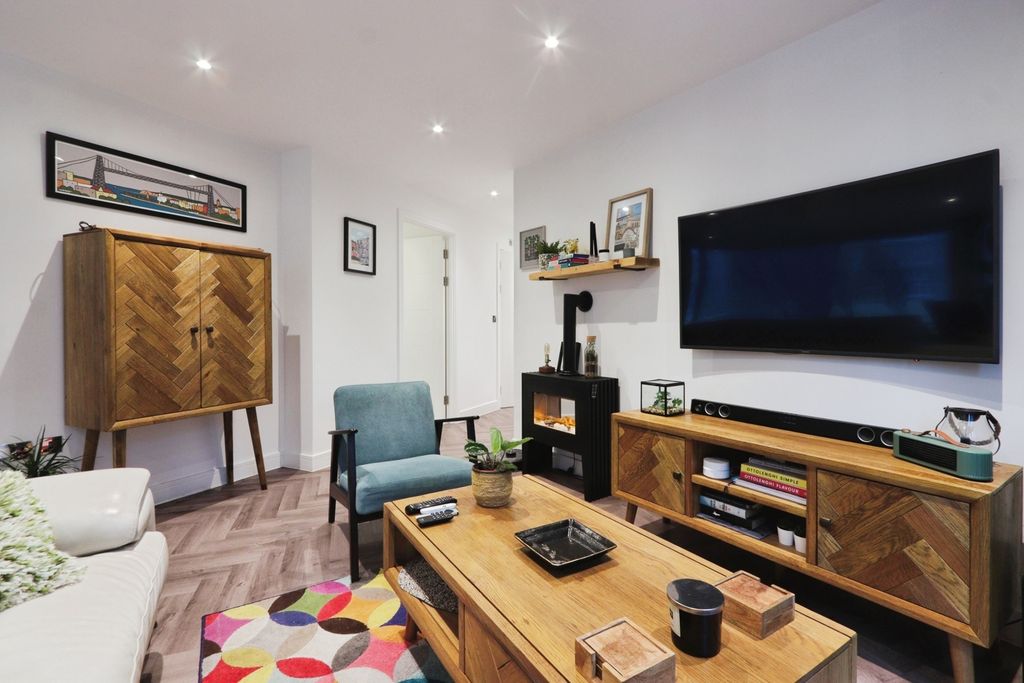 Property photo 2 of 13 Living Kitchen