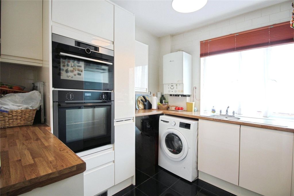 Property photo 2 of 10 Picture No. 14