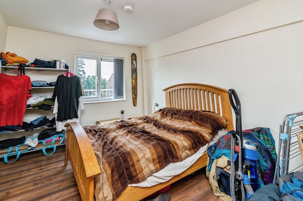 Property photo 3 of 9 Pbox-Img.Jpg