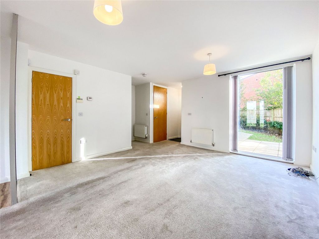 Property photo 3 of 17 Picture 3