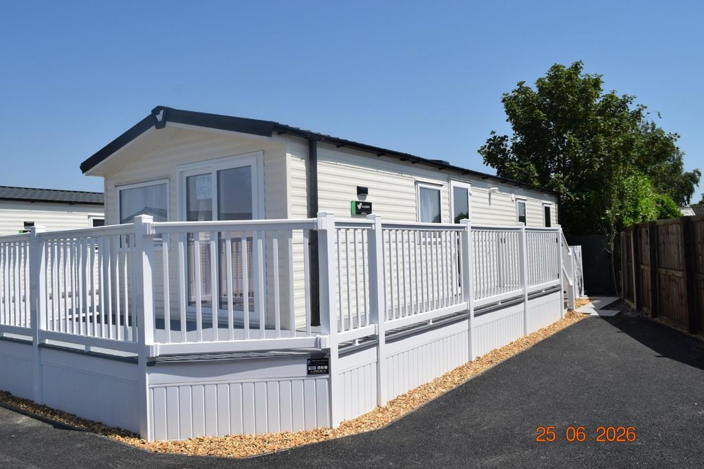 Property photo 1 of 9 8 Orchard Park.Jpg