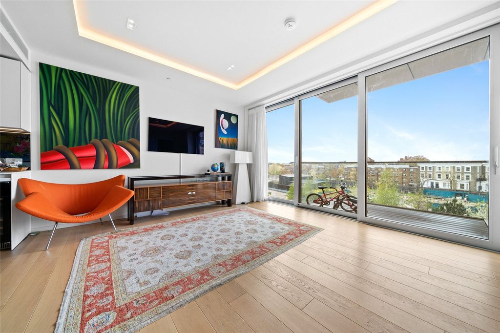 Property photo 1 of 18 Reception