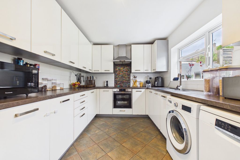 Property photo 2 of 10 Picture No. 03