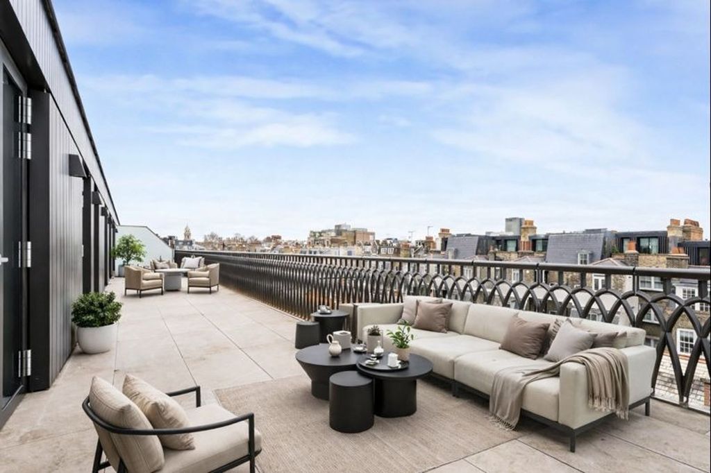 Property photo 3 of 9