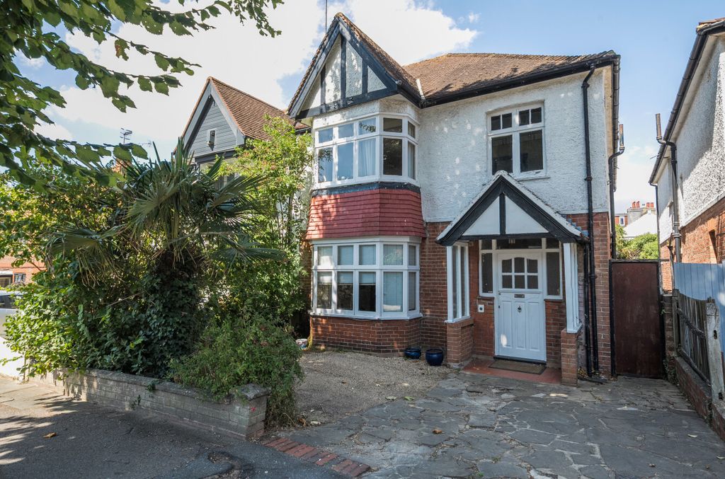 Property photo 1 of 13 1501458-7-6A733A5...