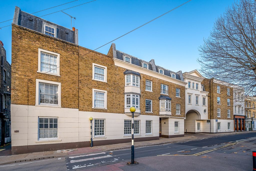 Property photo 2 of 28 4666083