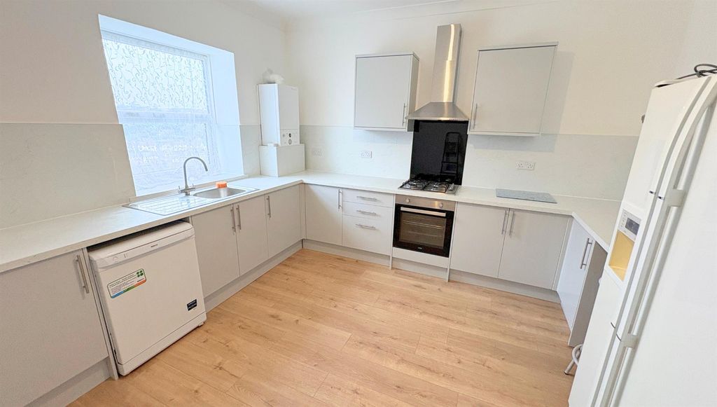 Property photo 2 of 11 R3.Png