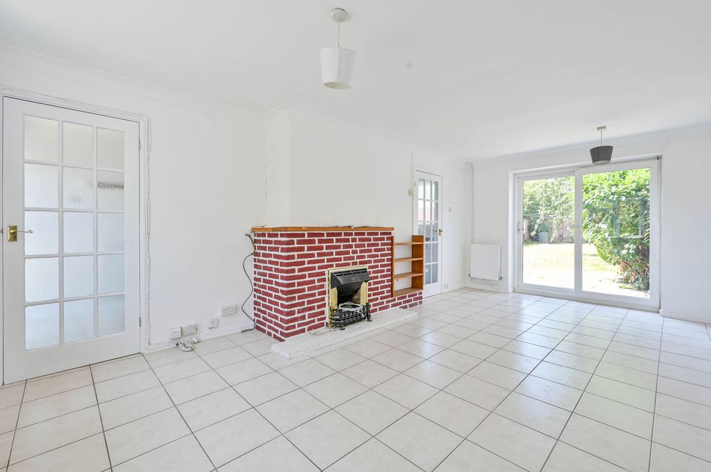 Property photo 2 of 14