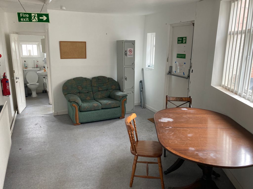 Property photo 3 of 12