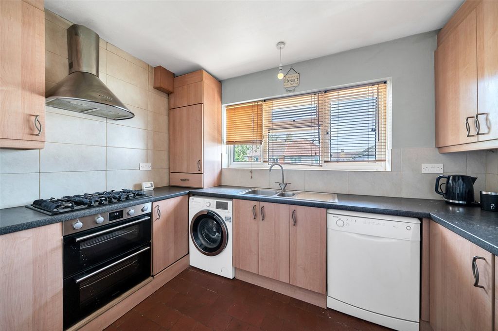 Property photo 2 of 11 Kitchen