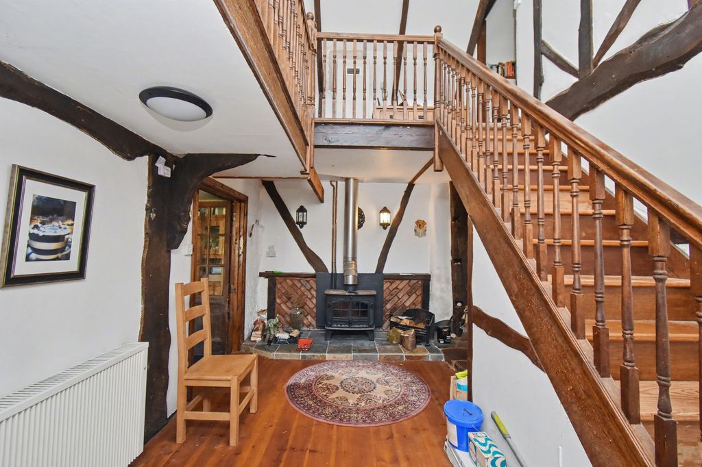 Property photo 2 of 18