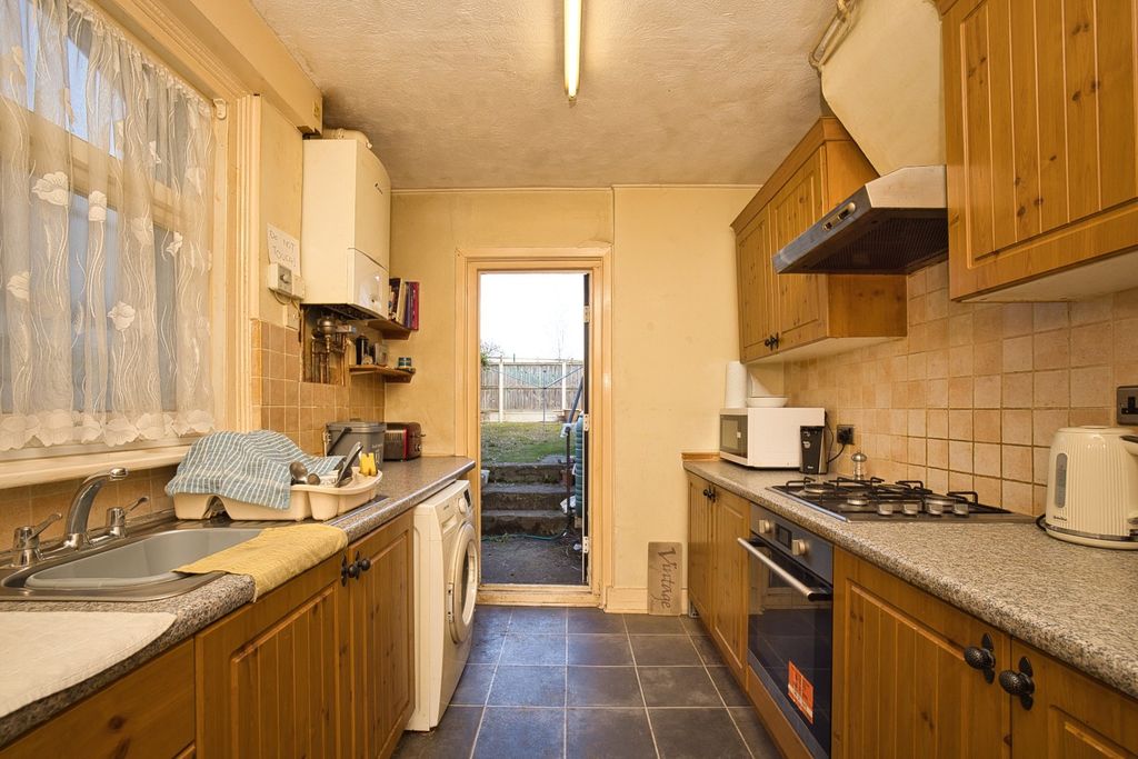 Property photo 3 of 12 Picture 3