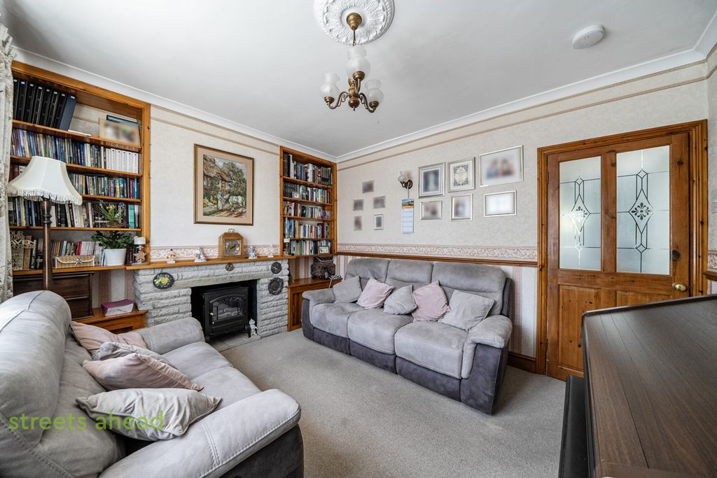 Property photo 2 of 18 B0Fbf541-0Bd9-465...