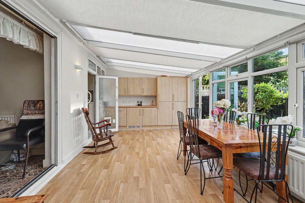 Property photo 3 of 26 Conservatory