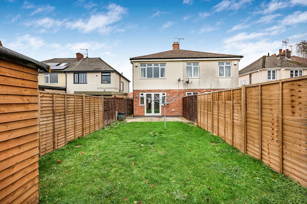 Property photo 3 of 17 Picture No. 18