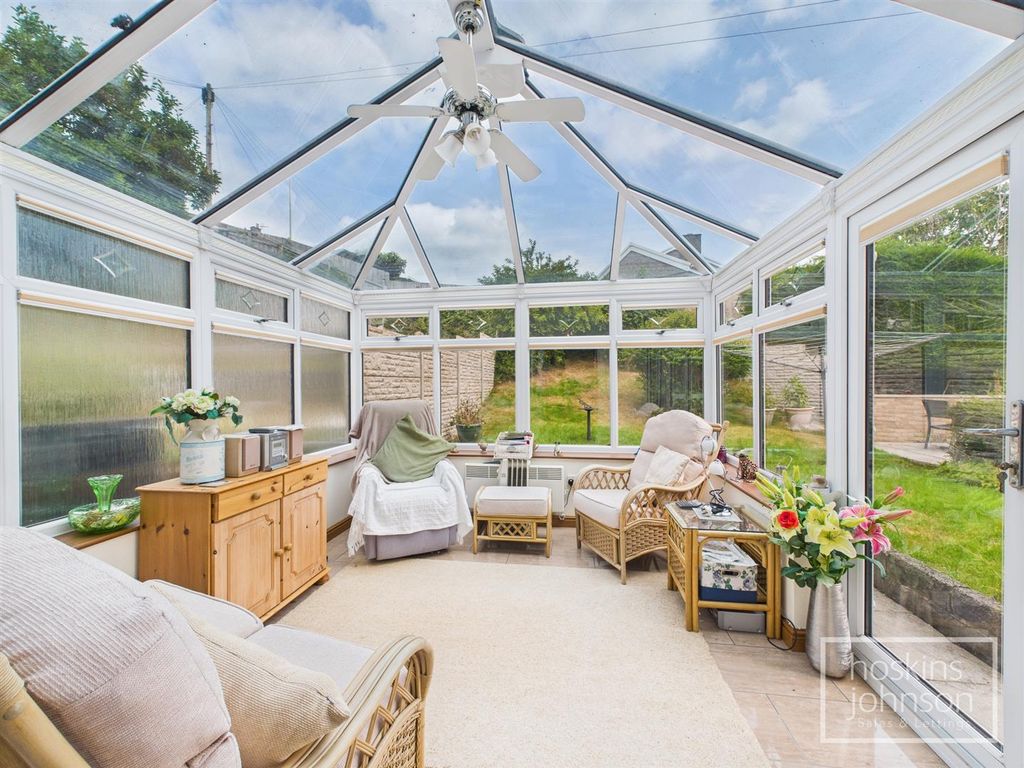 Property photo 3 of 27 Conservatory