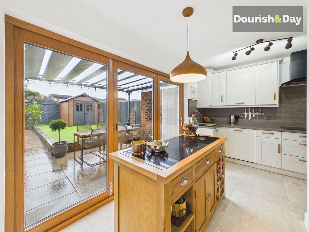 Property photo 2 of 27