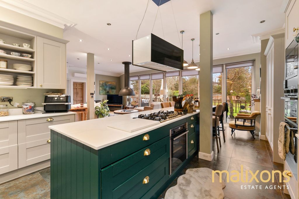 Property photo 3 of 16