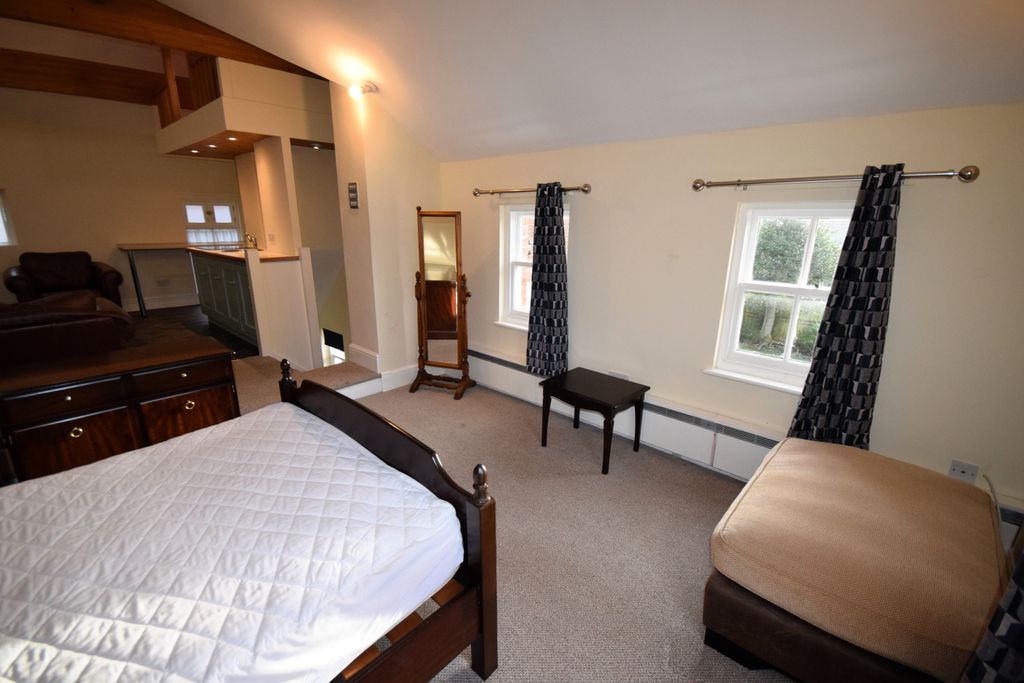 Property photo 2 of 12 Gallery