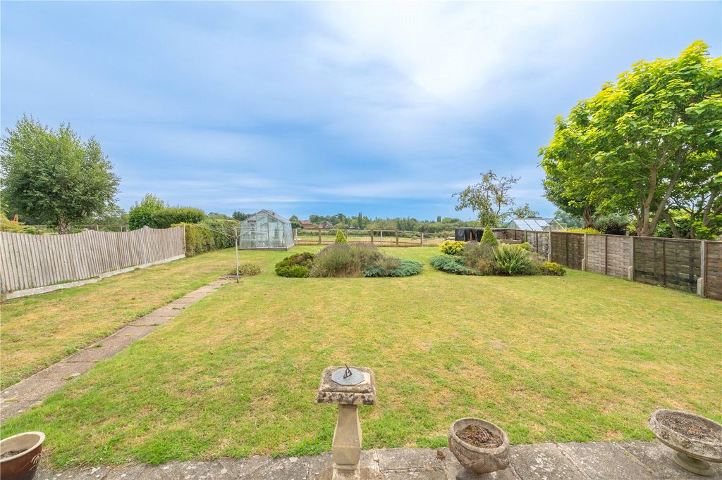Property photo 2 of 24 Picture No. 44