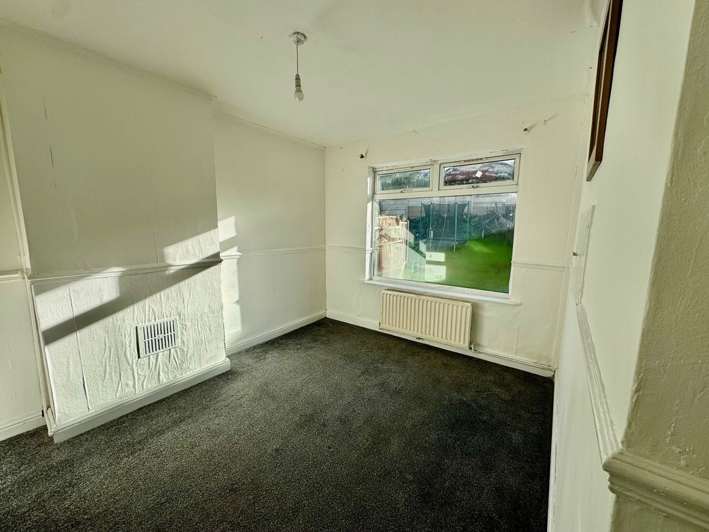 Property photo 3 of 10 2