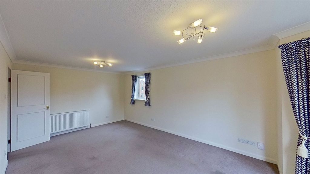 Property photo 3 of 18 Photo 3