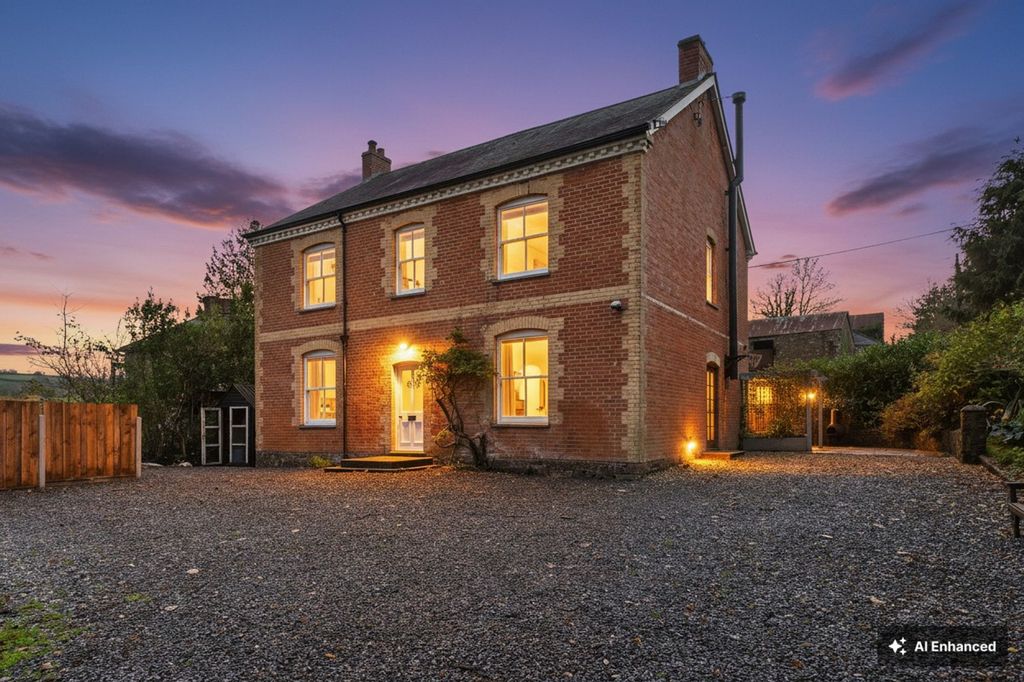 Property photo 1 of 25