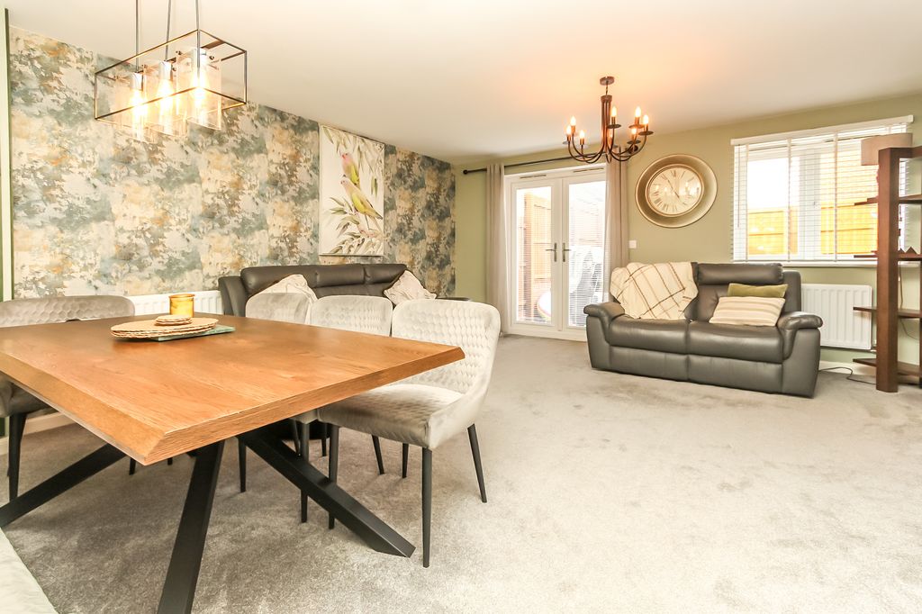 Property photo 3 of 12 Lounge/Dining Room