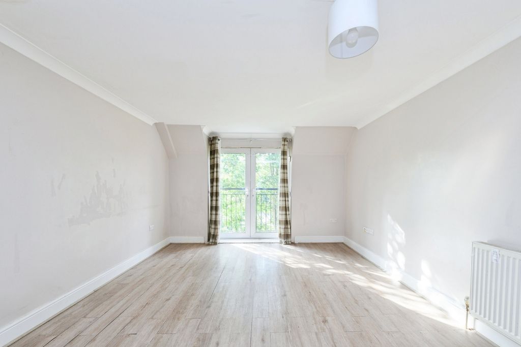 Property photo 2 of 17 Photo