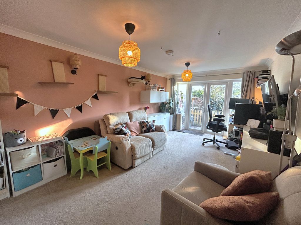 Property photo 3 of 12 08A5Ecc8-7458-44F4-849B-2760Fb1Fc5B6.Jpg