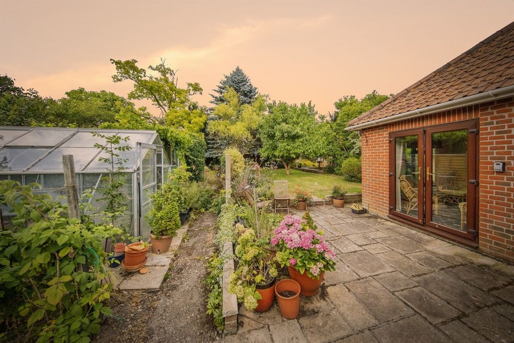 Property photo 1 of 22