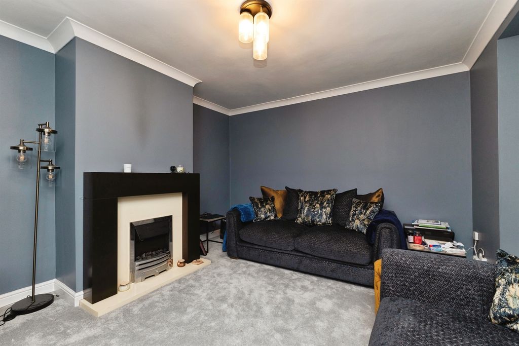 Property photo 3 of 14