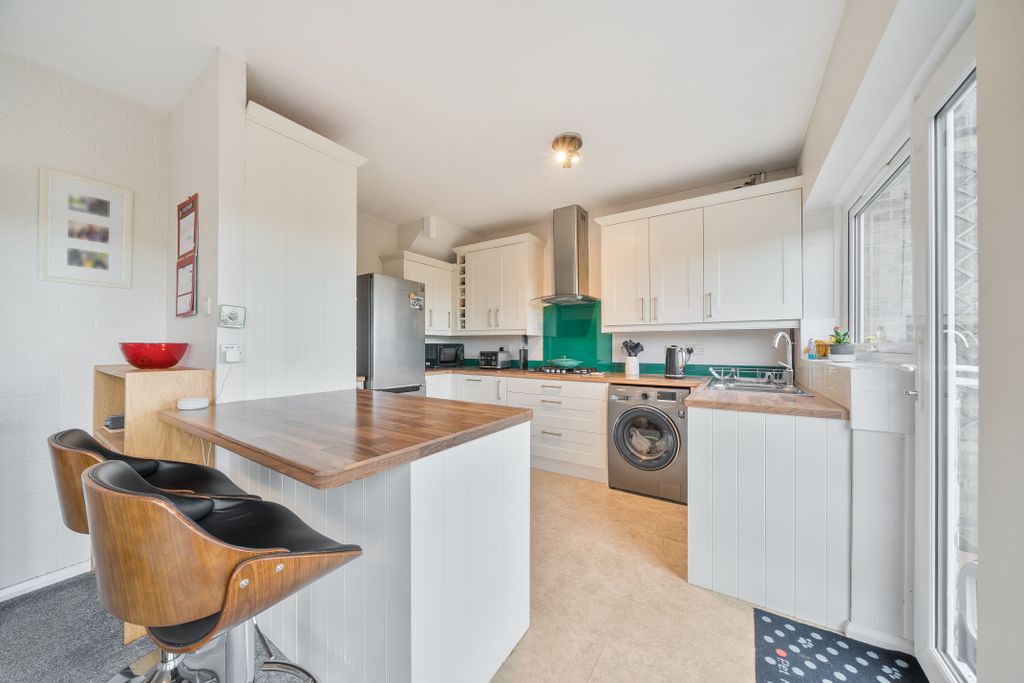 Property photo 3 of 19