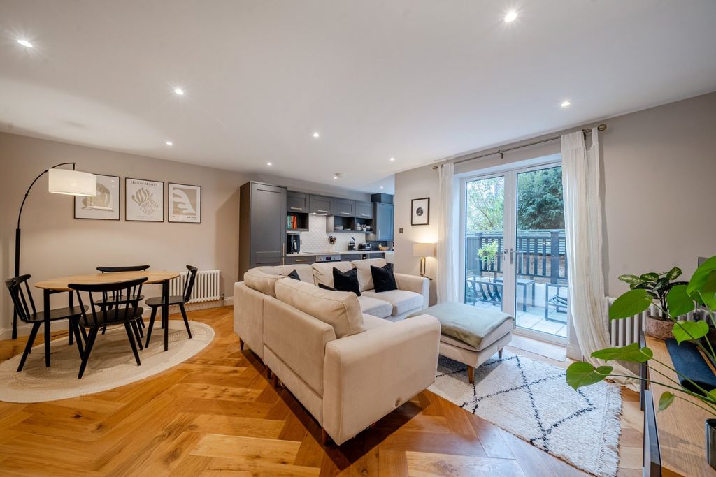 Property photo 2 of 14 Picture No. 10