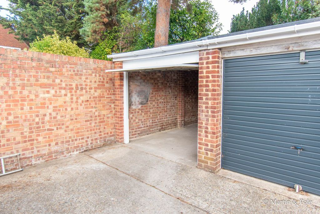 Property photo 3 of 4