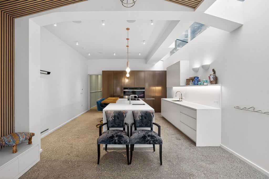 Property photo 3 of 17 Kitchen/Dining Room