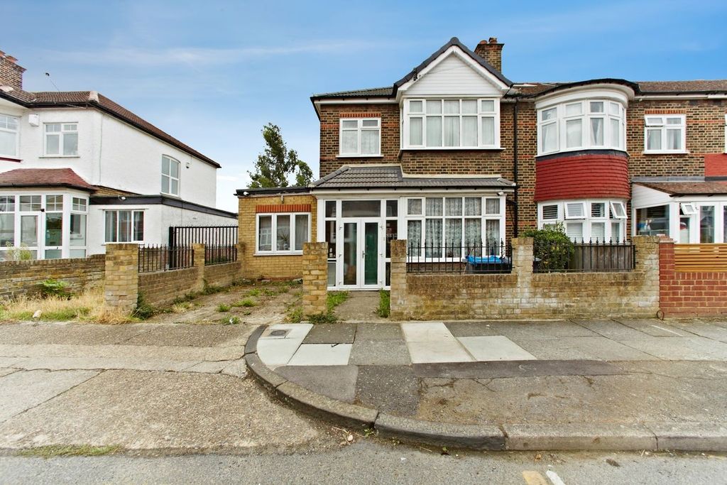 Property photo 1 of 17