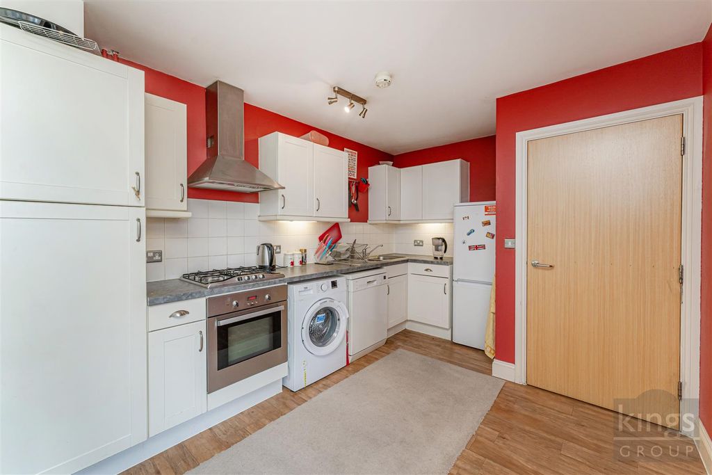 Property photo 3 of 21 Kitchen