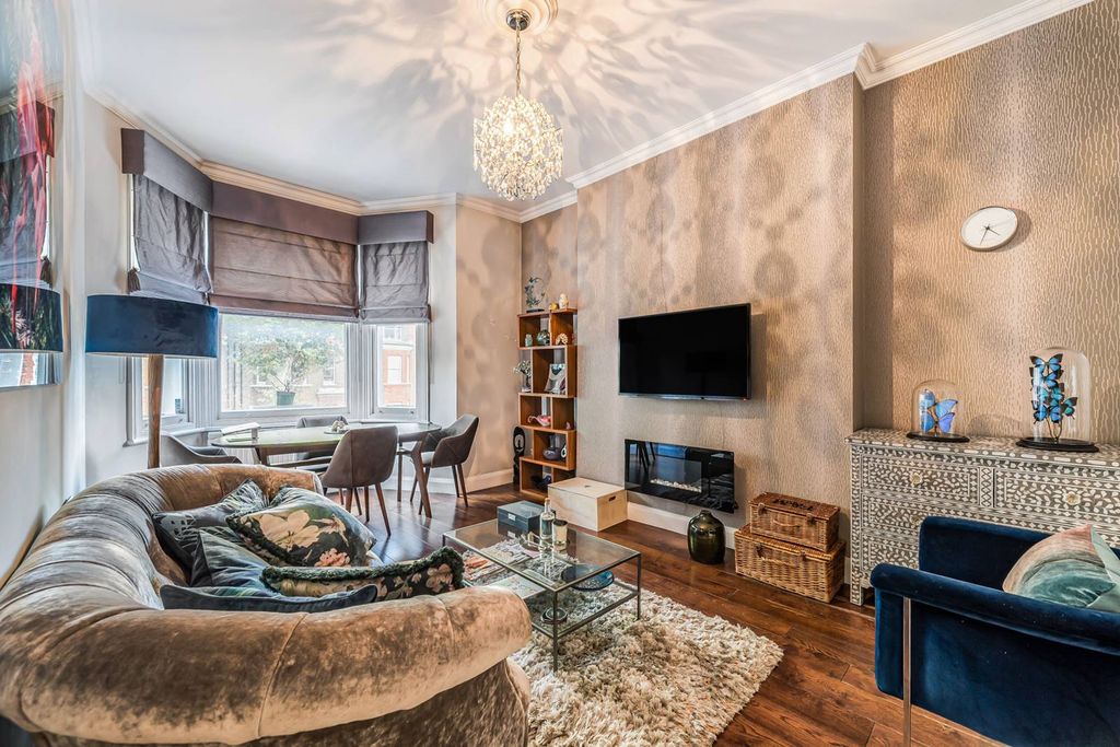 Property photo 3 of 23