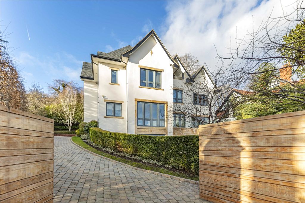 Property photo 3 of 30 Gated Entrance