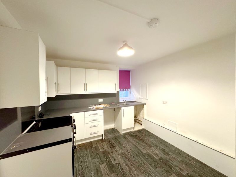 Property photo 3 of 8 Photo 5