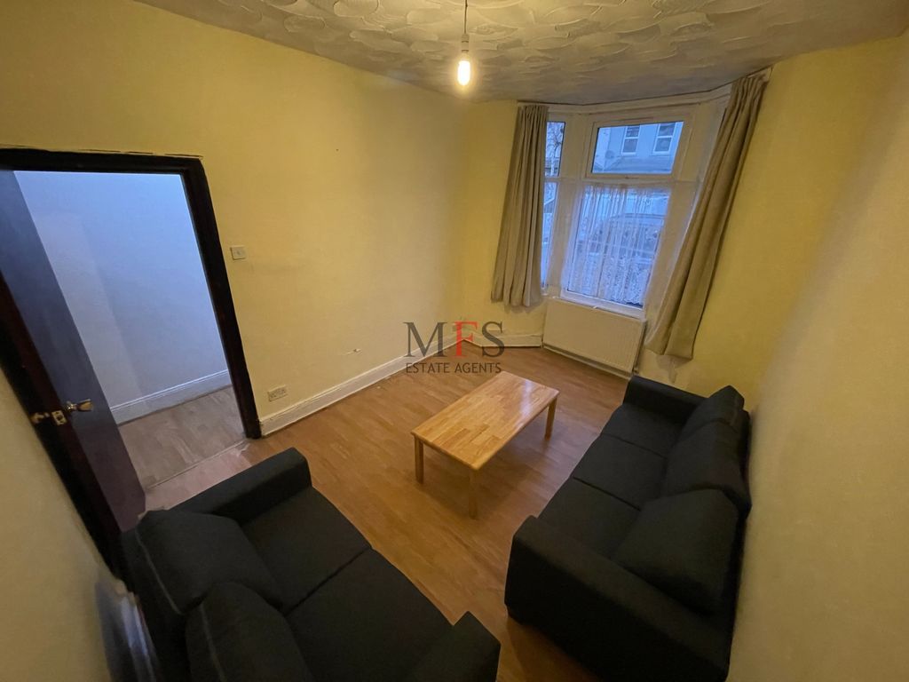 Property photo 3 of 14 Photo 4