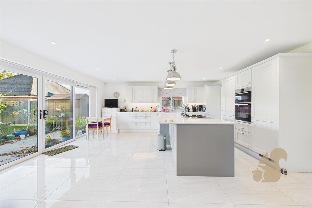 Property photo 2 of 35 Cam03877G0-Pr0265-Still019.Jpg