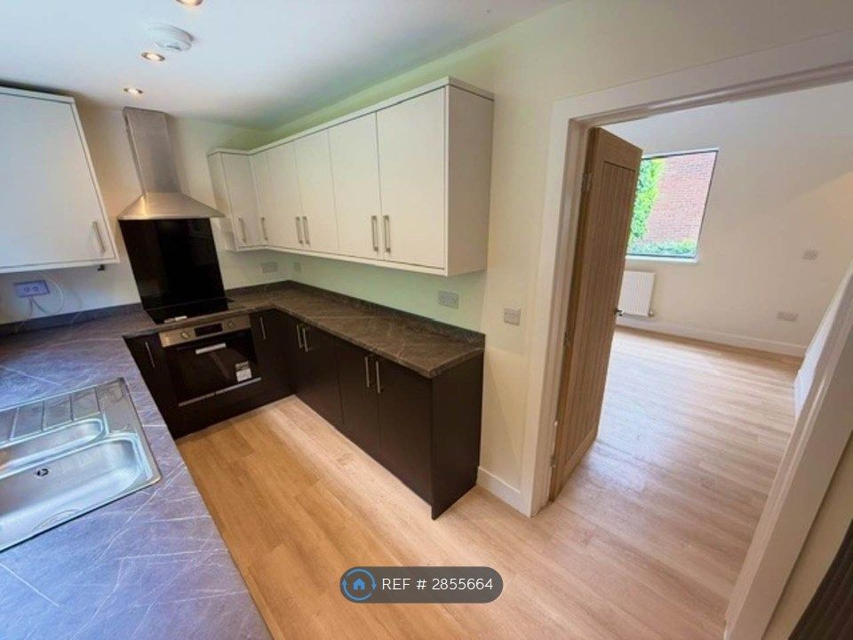 Property photo 2 of 24