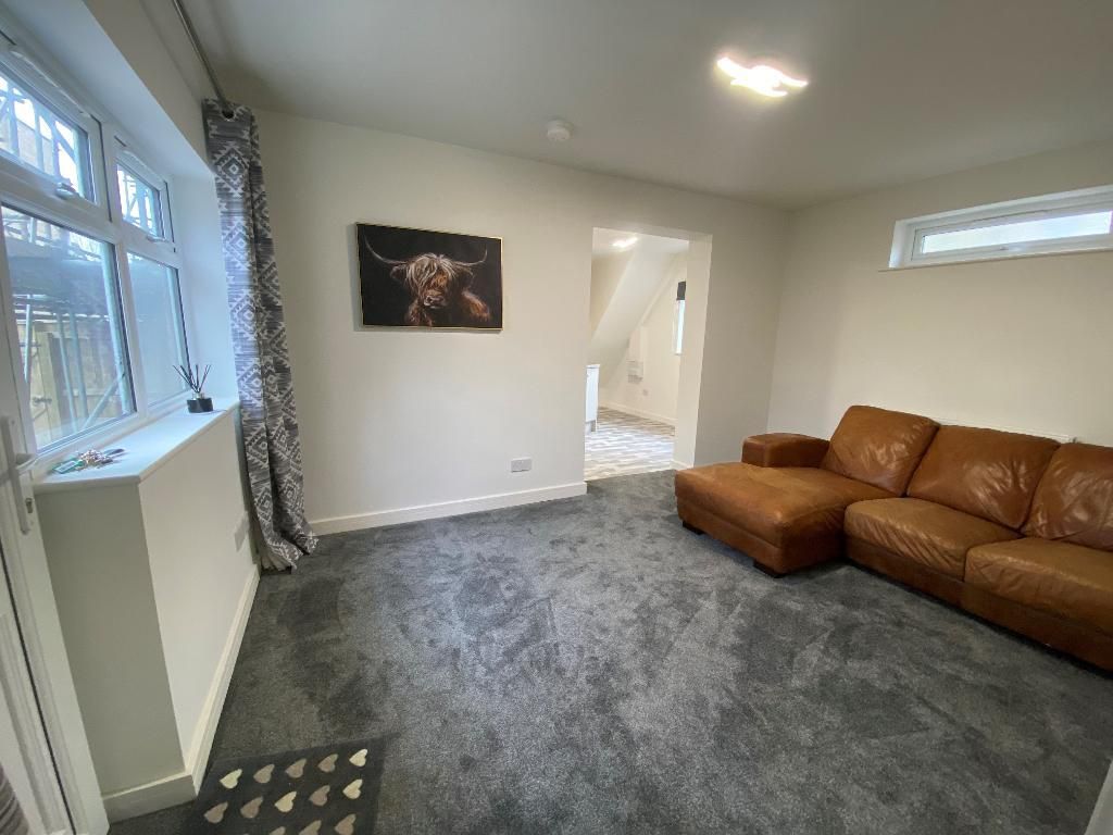 Property photo 2 of 13 Lounge