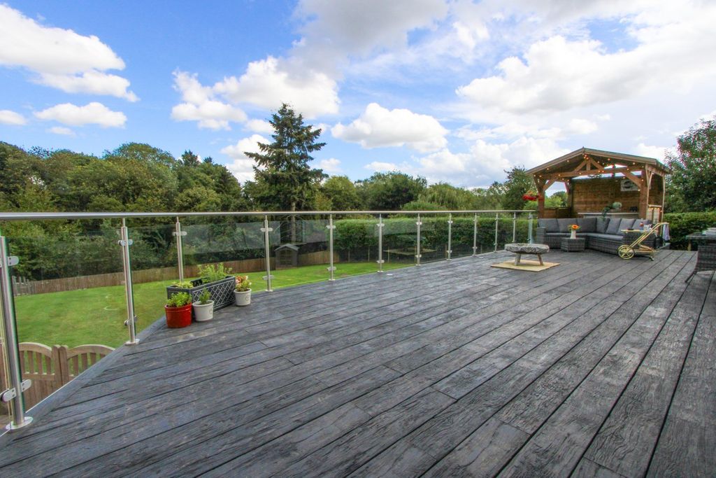 Property photo 3 of 40