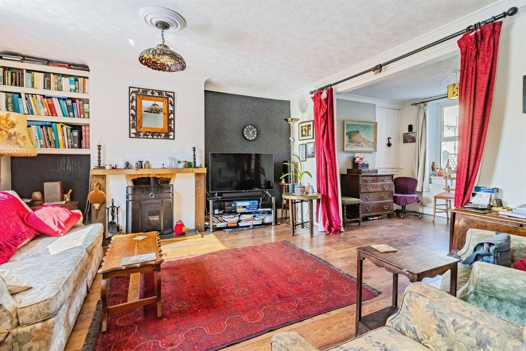 Property photo 3 of 20