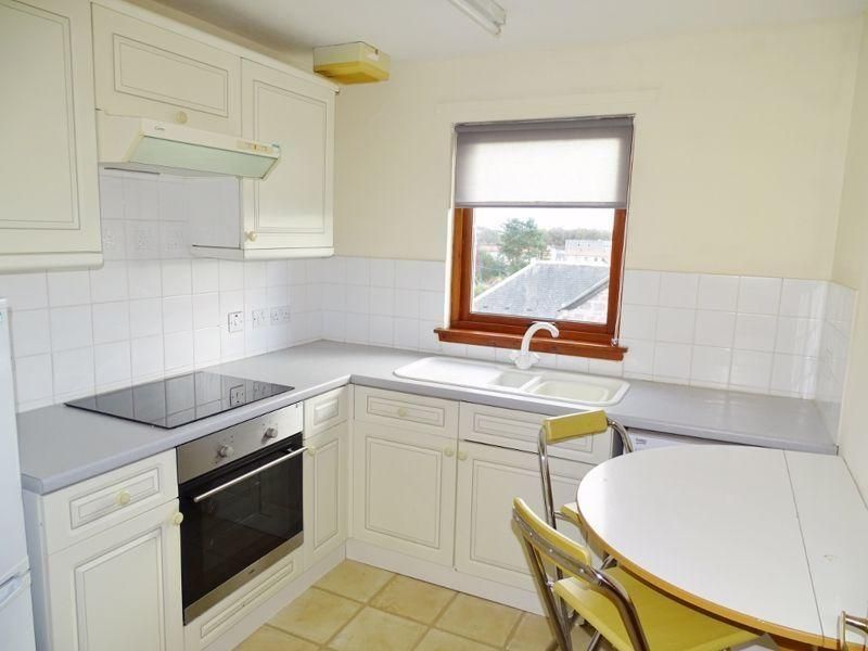 Property photo 2 of 11 Kitchen